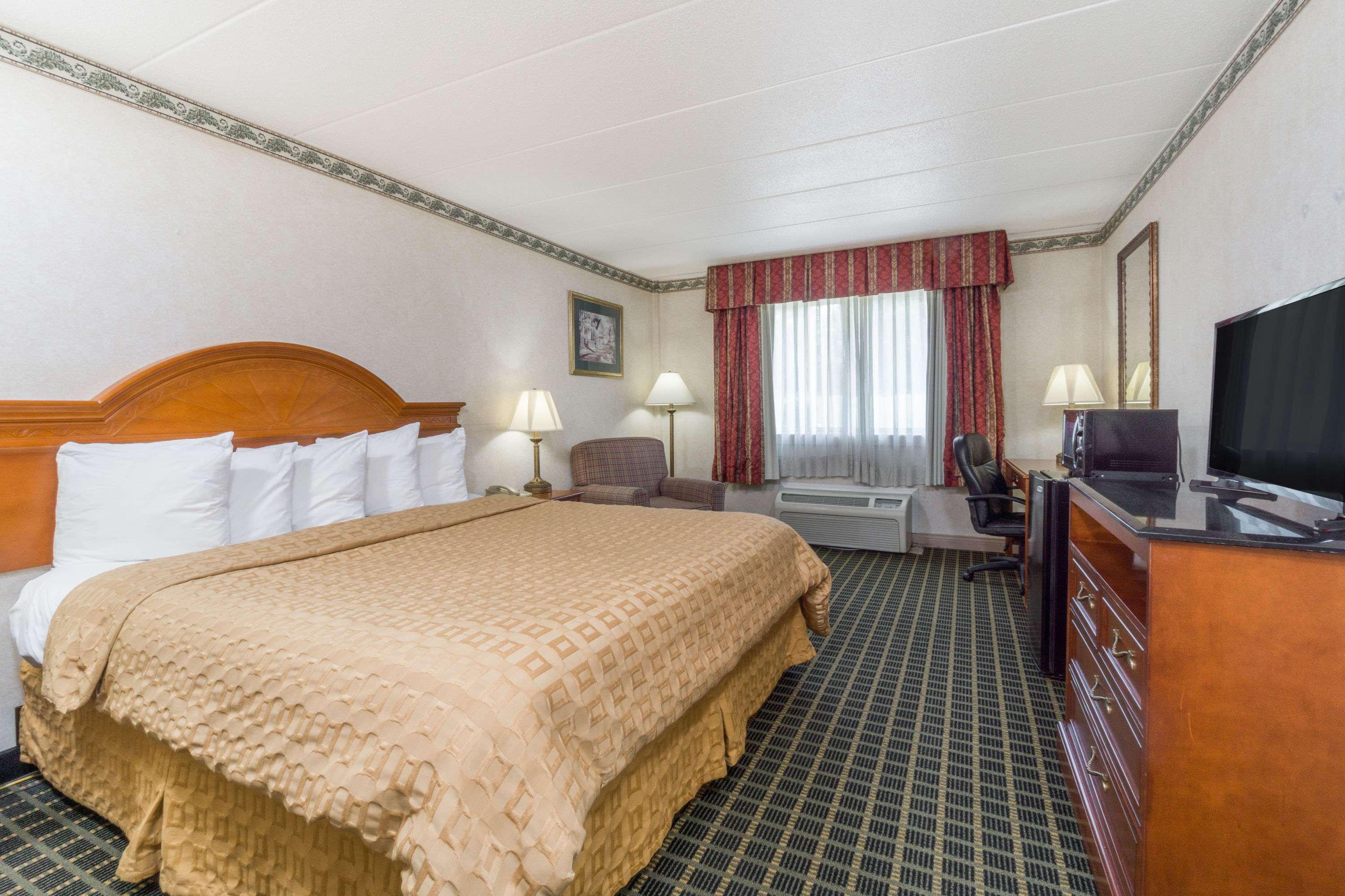 Hotel Days By Wyndham East Airport Columbus