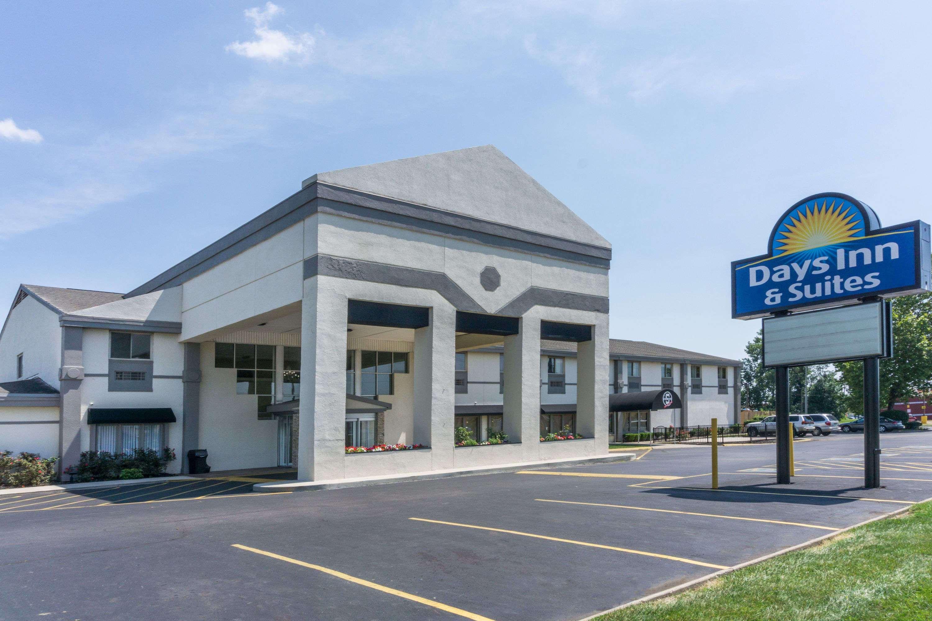Hotel Days By Wyndham East Airport 2*
