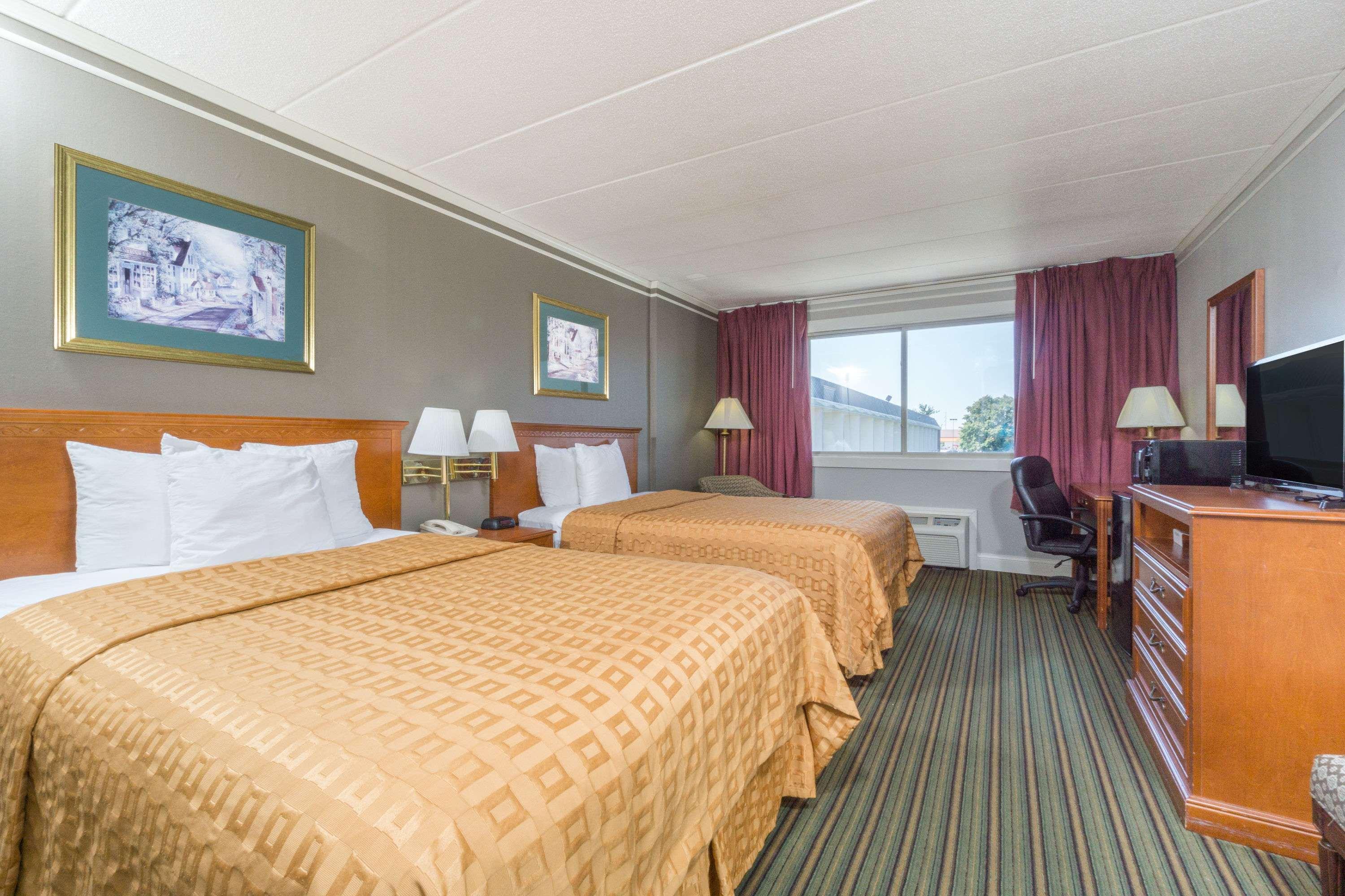 Hotel Days By Wyndham East Airport Columbus