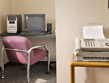 Days By Wyndham East Airport Hotel 2*
