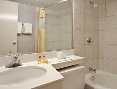 Days By Wyndham East Airport Hotel