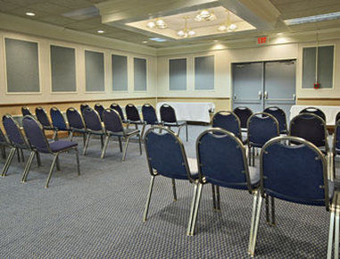 Days By Wyndham East Airport Hotel 2*